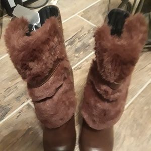Nice boots with fur